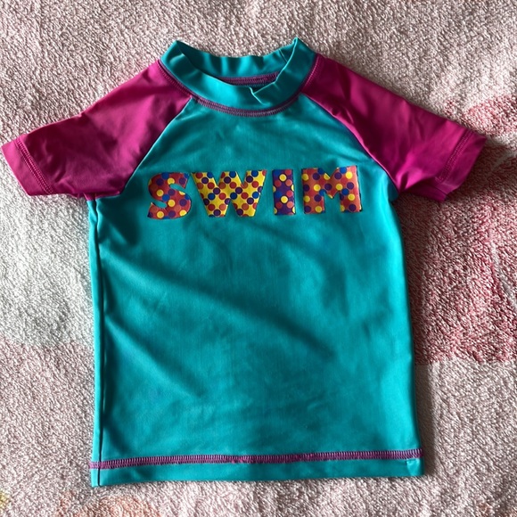 Two swim shirts - Picture 4 of 4